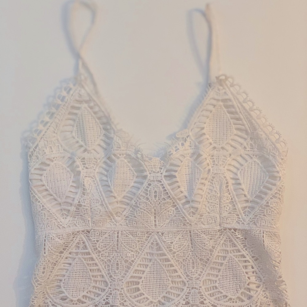 RomweWhite Laced Crop Top (XL)